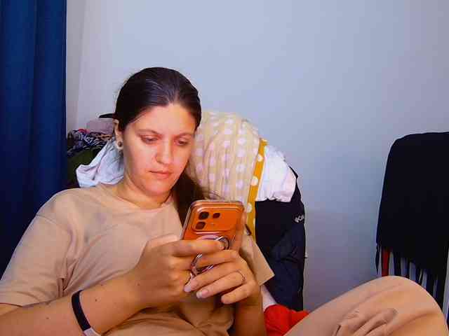 ann-mikele webcam