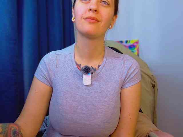 ann-mikele webcam