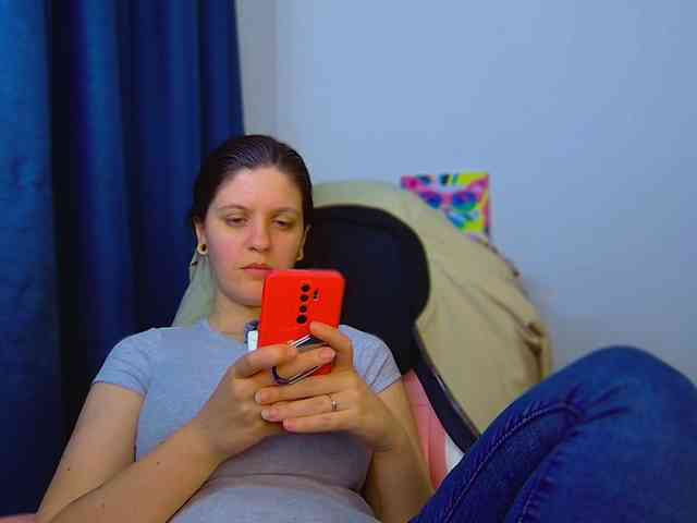 ann-mikele webcam