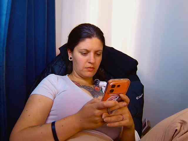 ann-mikele webcam