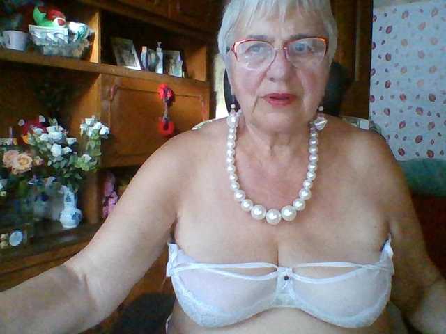 SweetCherry00 live cam on BongaCams