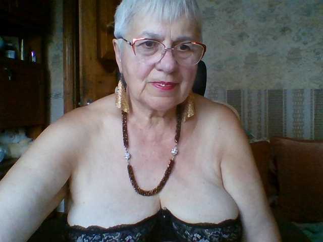 SweetCherry00 live cam on BongaCams
