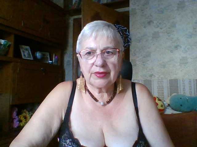 SweetCherry00 live cam on BongaCams