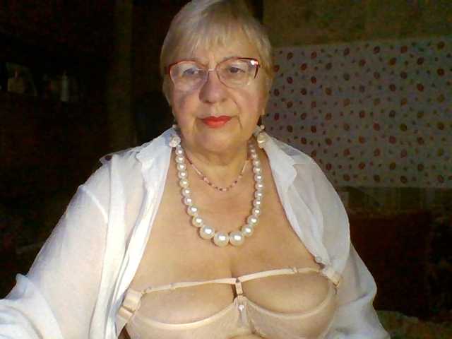 SweetCherry00 live cam on BongaCams