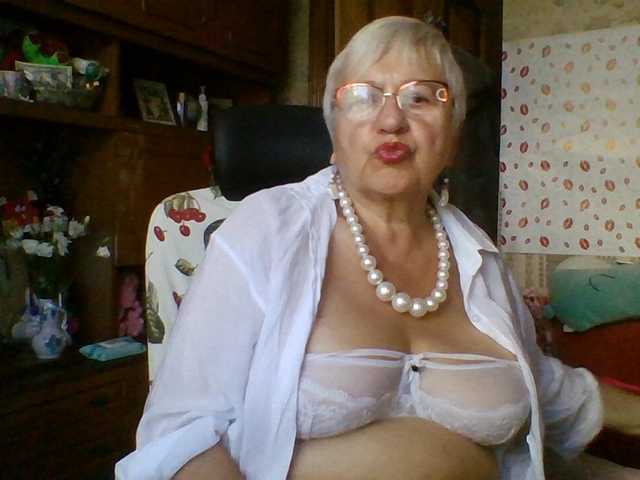 SweetCherry00 live cam on BongaCams