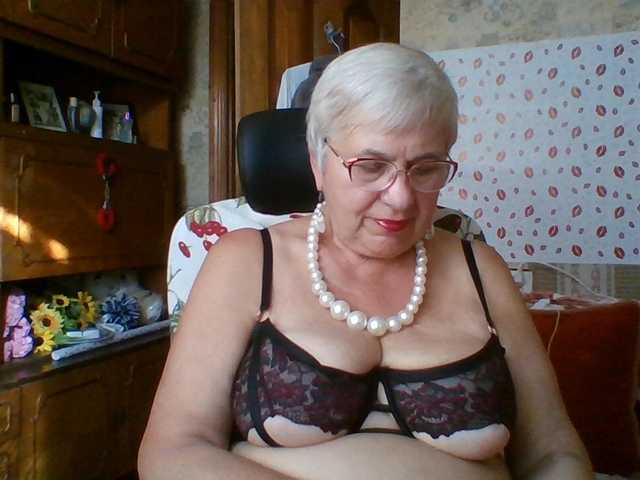 SweetCherry00 live cam on BongaCams