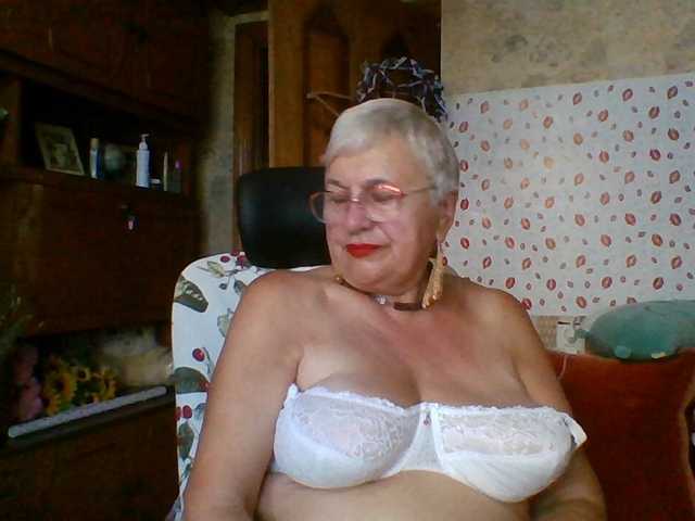 SweetCherry00 live cam on BongaCams