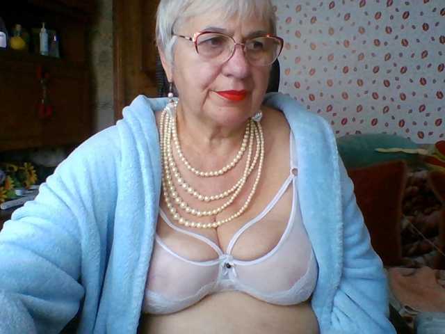 SweetCherry00 live cam on BongaCams