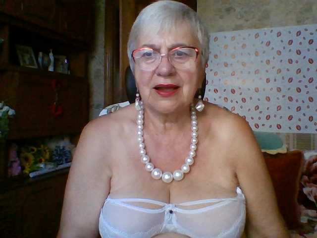 SweetCherry00 live cam on BongaCams