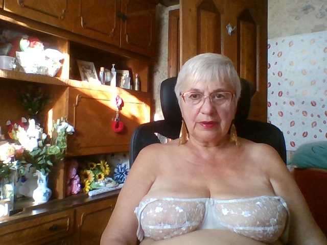 SweetCherry00 live cam on BongaCams