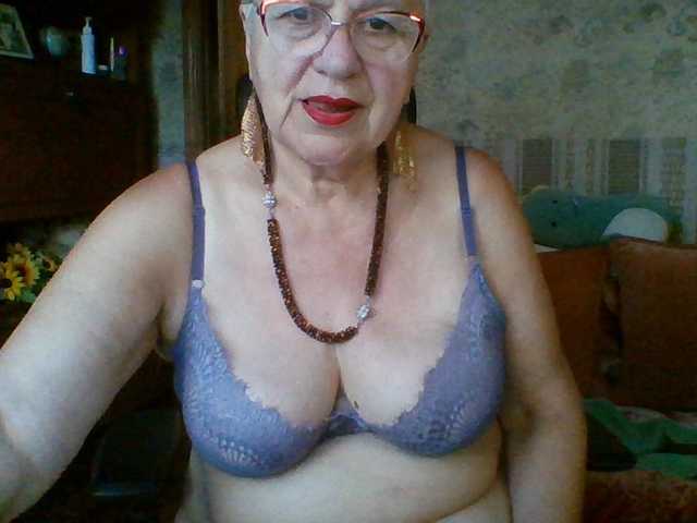 SweetCherry00 live cam on BongaCams