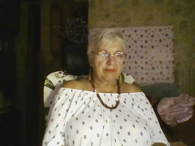 SweetCherry00 live cam on BongaCams
