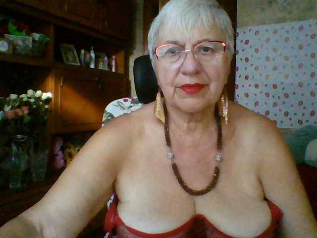 SweetCherry00 live cam on BongaCams