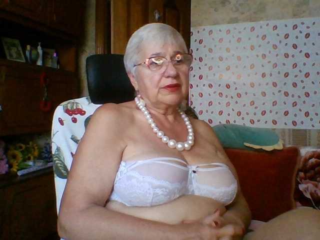 SweetCherry00 live cam on BongaCams