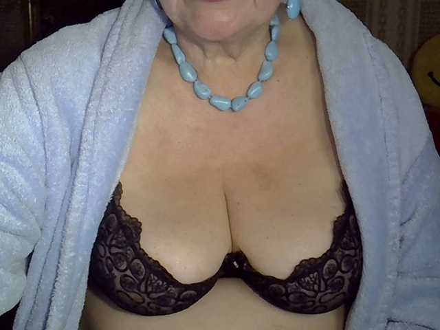 SweetCherry00's BongaCams show and profile