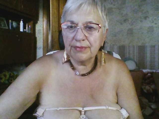 SweetCherry00 live cam on BongaCams
