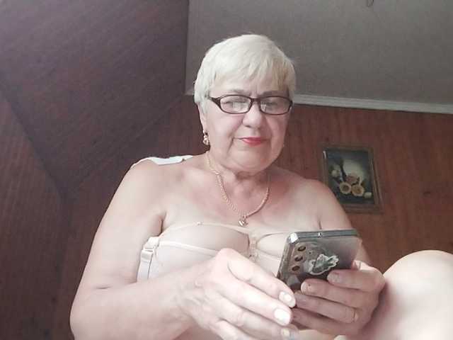 SweetCherry00 live cam on BongaCams