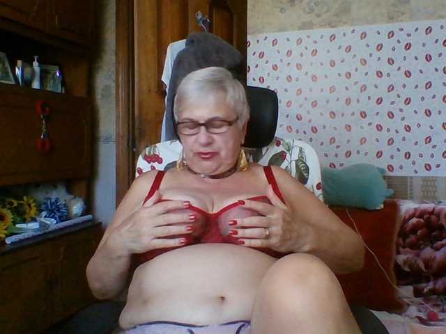 SweetCherry00 live cam on BongaCams
