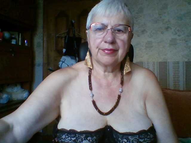 SweetCherry00 live cam on BongaCams
