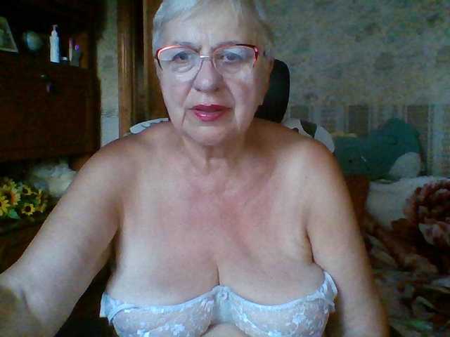 SweetCherry00 live cam on BongaCams