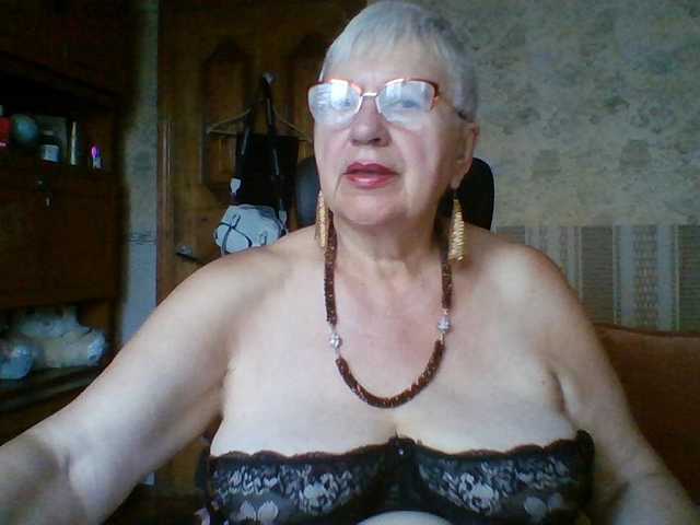 SweetCherry00 live cam on BongaCams