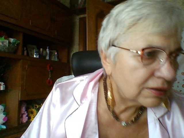SweetCherry00 live cam on BongaCams