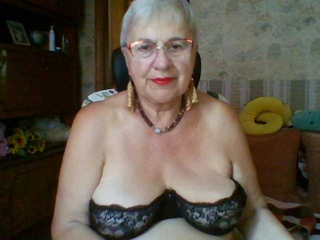 SweetCherry00 live cam on BongaCams
