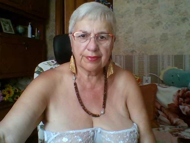 SweetCherry00 live cam on BongaCams