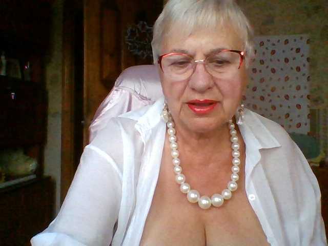 SweetCherry00 live cam on BongaCams