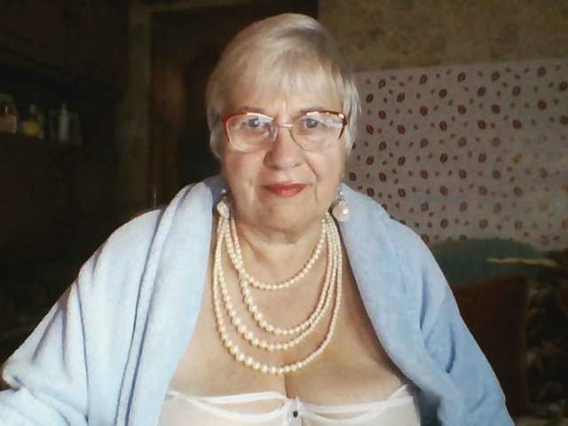 SweetCherry00 live cam on BongaCams
