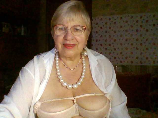 SweetCherry00 live cam on BongaCams
