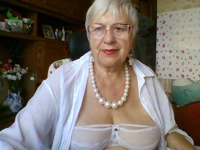 SweetCherry00 live cam on BongaCams