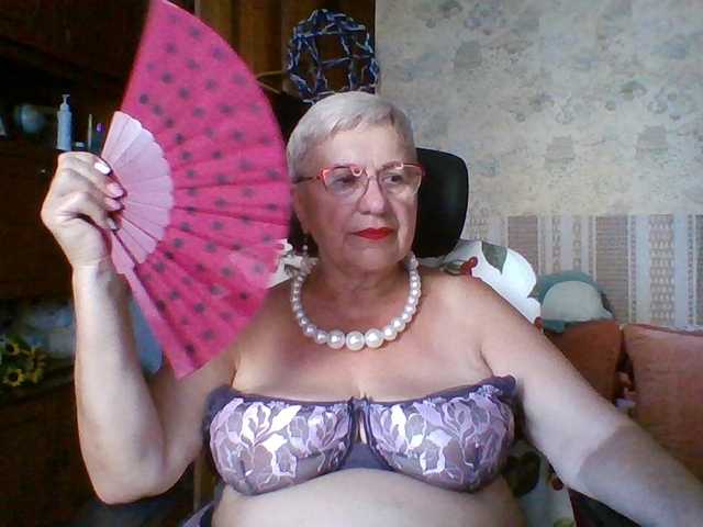 SweetCherry00 live cam on BongaCams