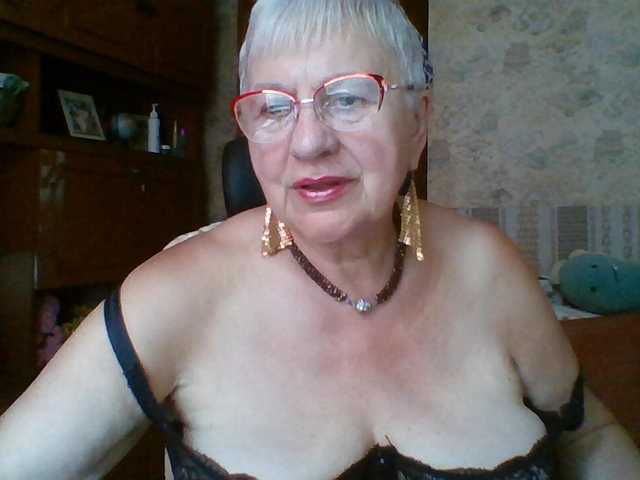 SweetCherry00 live cam on BongaCams