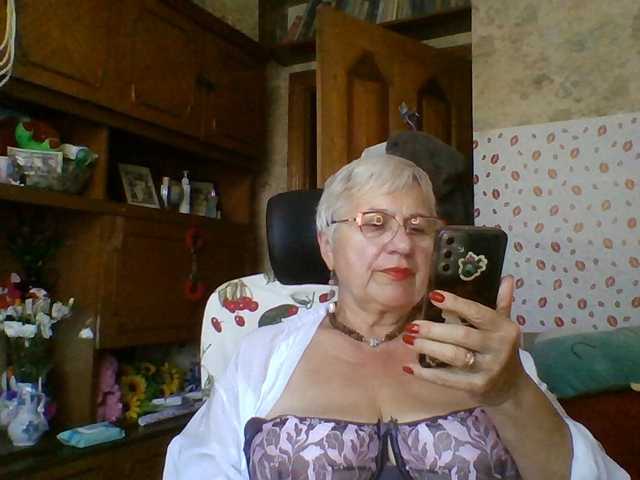 SweetCherry00 live cam on BongaCams