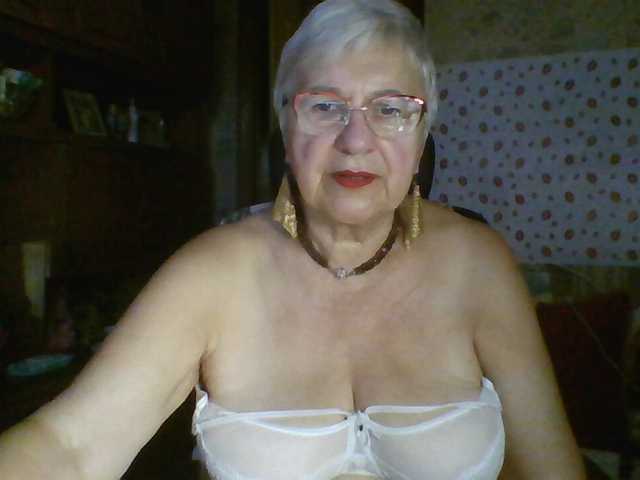 SweetCherry00 live cam on BongaCams