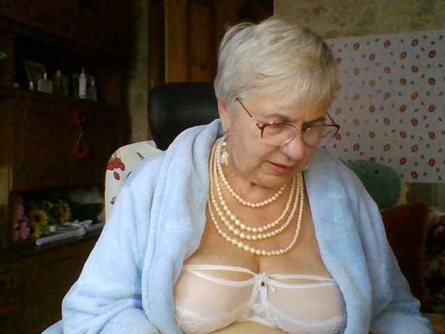 SweetCherry00 live cam on BongaCams