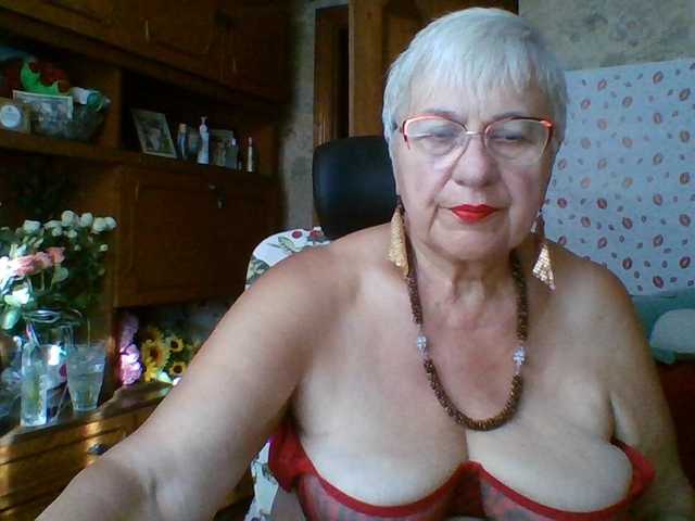 SweetCherry00 live cam on BongaCams