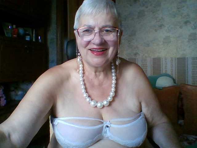SweetCherry00 live cam on BongaCams