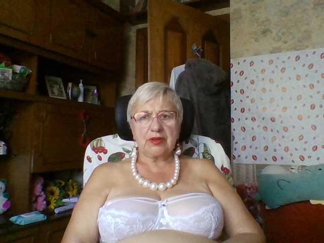 SweetCherry00 live cam on BongaCams