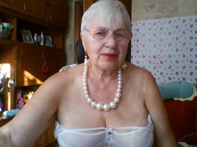 SweetCherry00 live cam on BongaCams