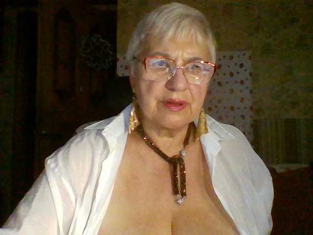SweetCherry00 live cam on BongaCams