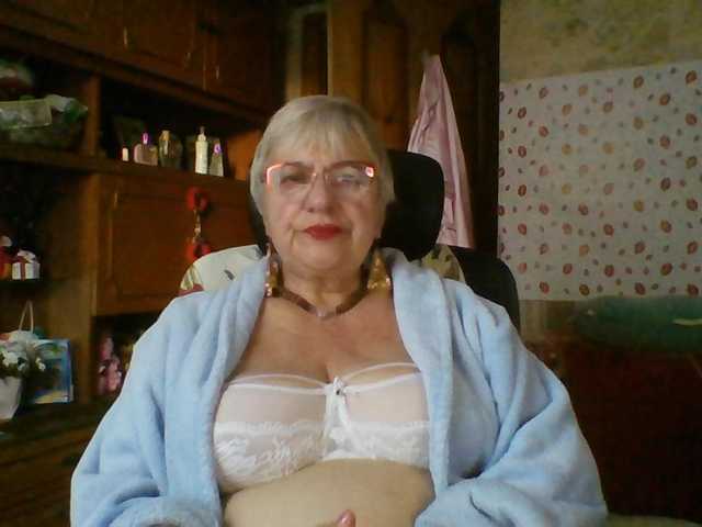 SweetCherry00 live cam on BongaCams