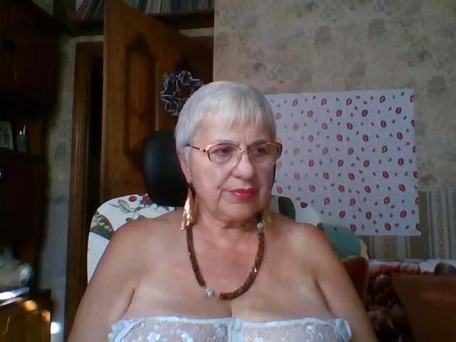 SweetCherry00 live cam on BongaCams