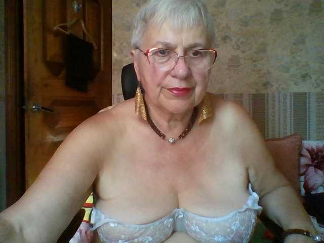 SweetCherry00 live cam on BongaCams