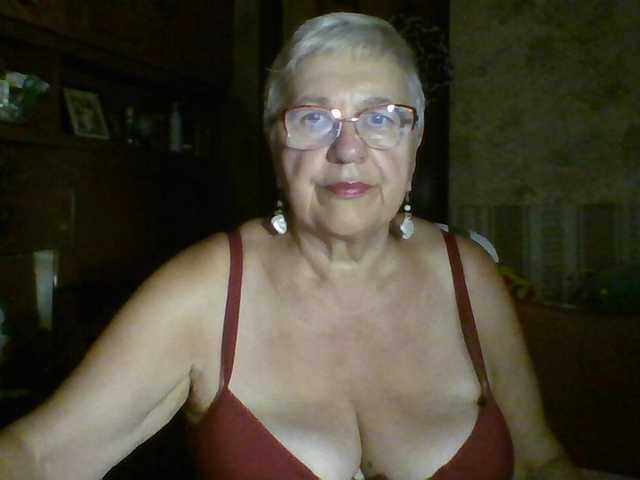 SweetCherry00 live cam on BongaCams