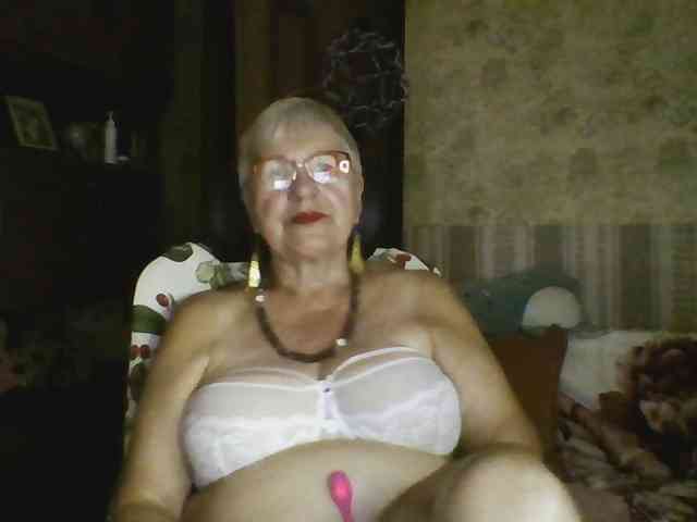 SweetCherry00 live female cam on bongacams