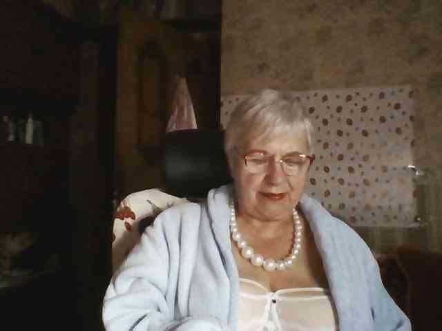 SweetCherry00 live female cam on bongacams