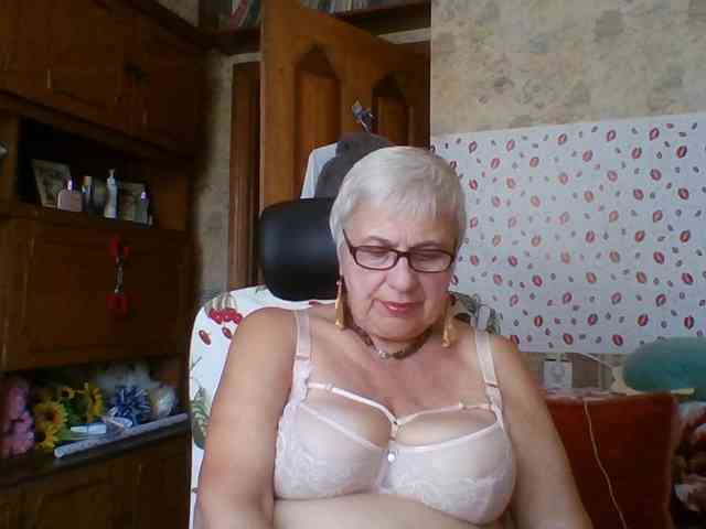 SweetCherry00 webcam