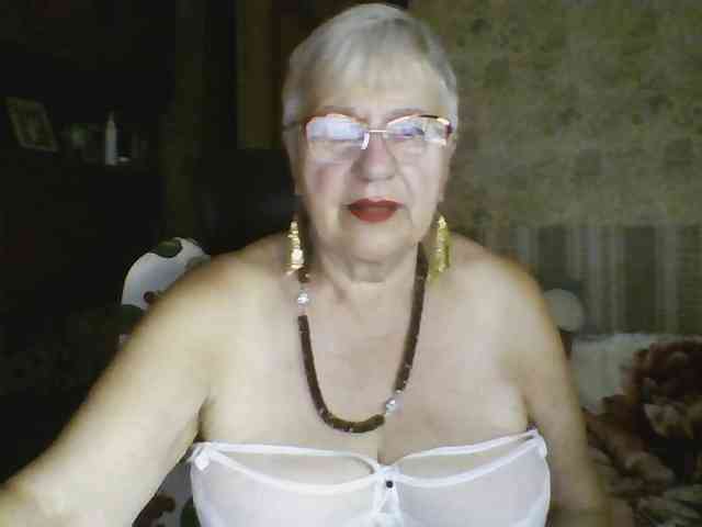 SweetCherry00 live female cam on bongacams